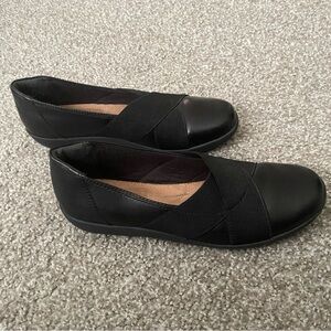 Clarks Women’s Medora Jem Leather Black Loafer. Size 9 1/2.